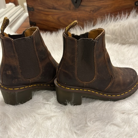 Dr.Martens Chelsea boot size 5 children pre-owned. - Picture 6 of 8